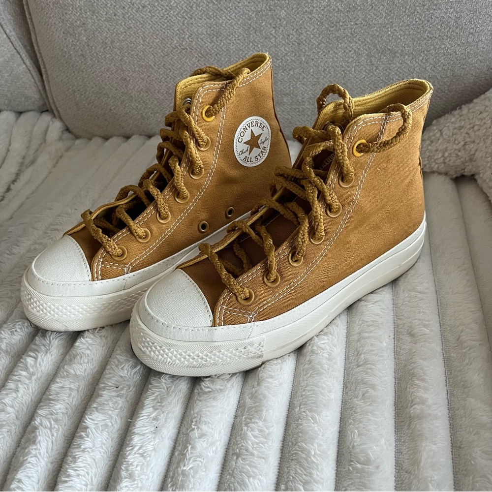 Women’s Sz 5 Converse Chuck Taylor All Star Platform High Top - Mustard Yellow